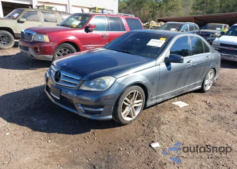 2013 Mercedes-Benz C 250 Sport из США, поврежденный, VIN WDDGF4HB3DA831119